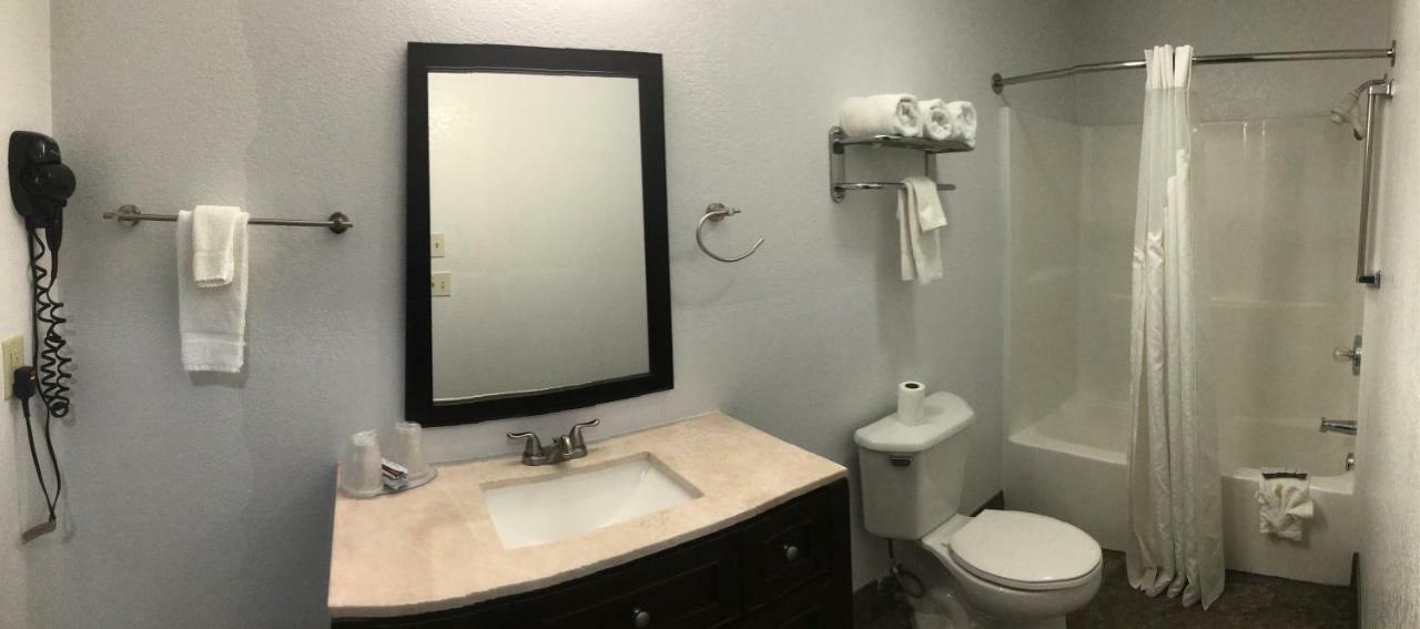 Budget Inn & Suites โอคลาโฮมาซิตี้ ภายนอก รูปภาพ