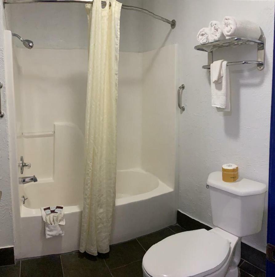 Budget Inn & Suites โอคลาโฮมาซิตี้ ภายนอก รูปภาพ