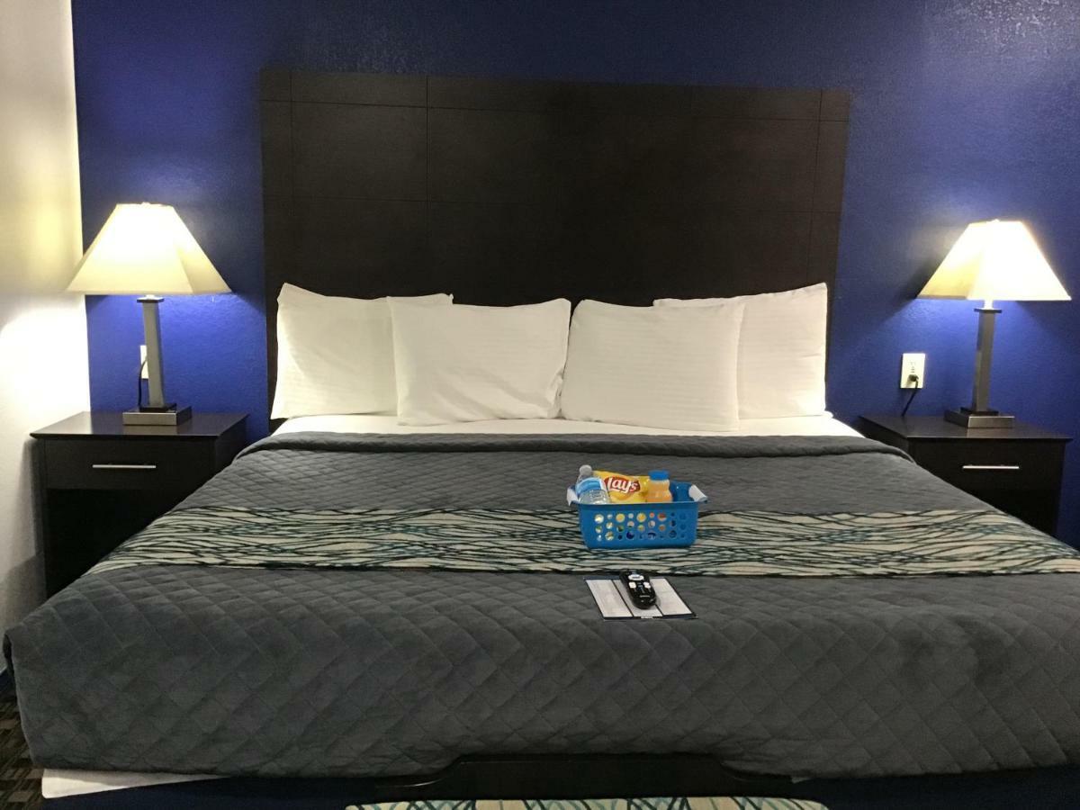 Budget Inn & Suites โอคลาโฮมาซิตี้ ภายนอก รูปภาพ