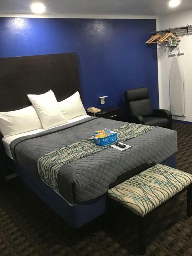 Budget Inn & Suites โอคลาโฮมาซิตี้ ภายนอก รูปภาพ